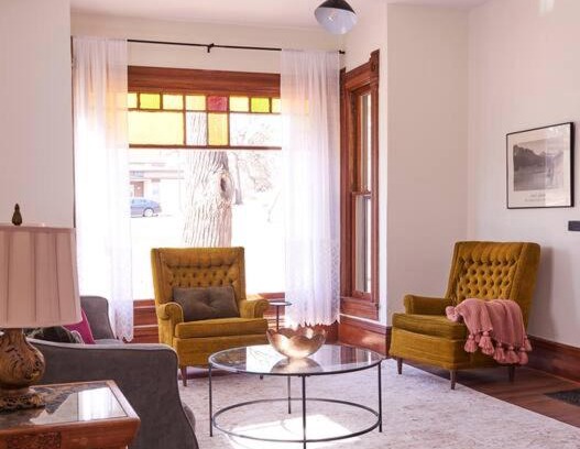 Des Moines Casa | Charming Spacious Victorian Home Close to Downtown