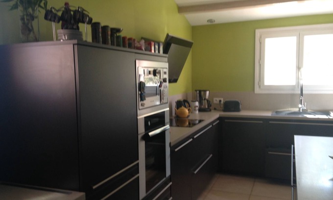 Perols Villa | Encantadora villa espaciosa con piscina