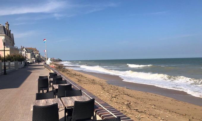 Saint-Regnobert-de-la-Cote-de-Nacre Apartamento | Charming studio 200m from the sea