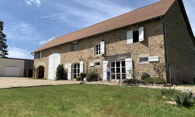 Martigny-le-Comte Casa | Charming stone house in Charollais Brionnais with breathtaking views