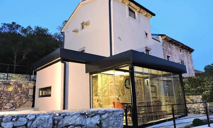 Brovinje Casa | Encantadora casa junto al mar – ideal para descansar y relajarse