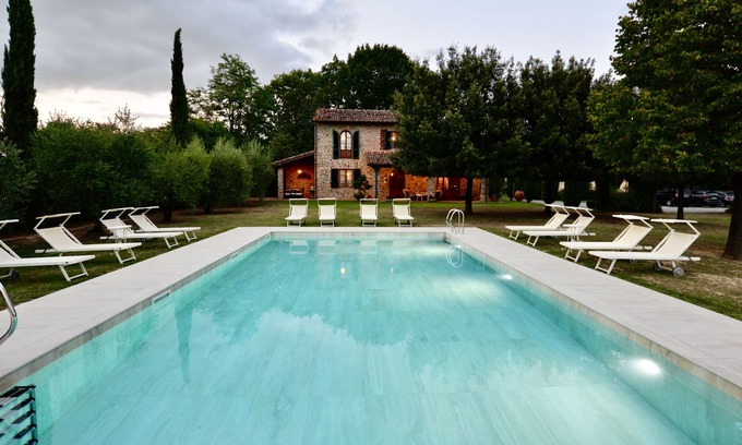 Orentano Casa | Villa de piedra con encanto