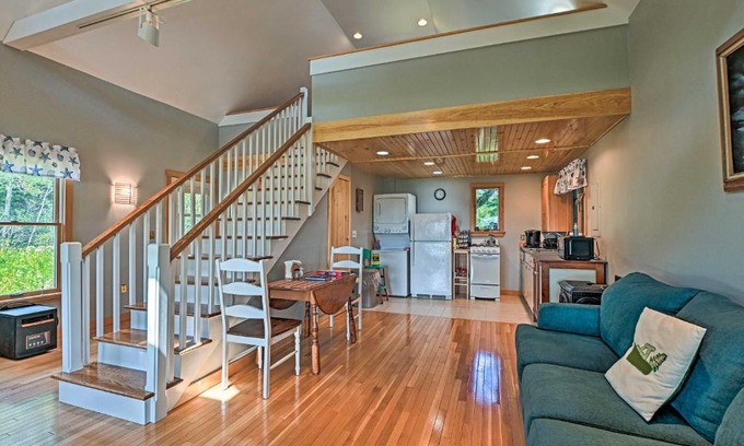 Stonington Apartamento | Charming Stonington Studio with Ocean Views!