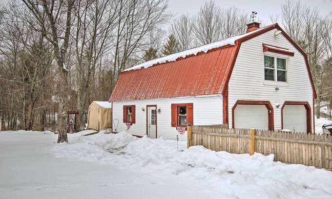 Wells Apartamento | Charming Studio < 10 Miles to Wells' Beaches!