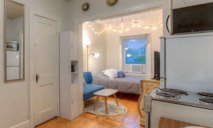 Beacon Apartamento | Charming Studio | Above Main Street | Free Parking