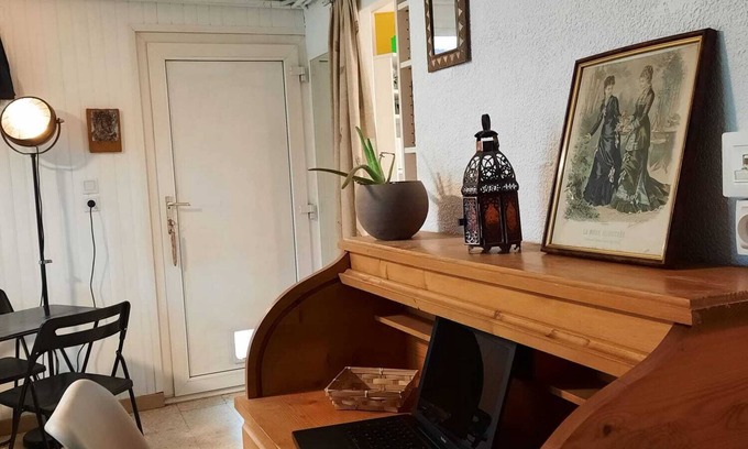 Meyzieu Apartamento | Charming studio apartment for two