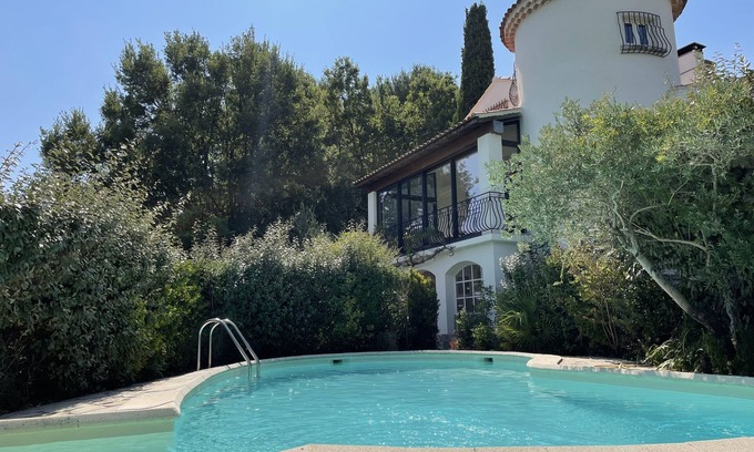 Venelles Apartamento | Charming Studio