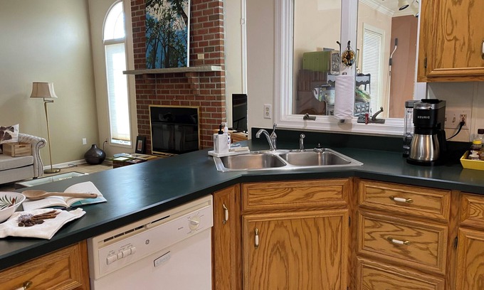 Palmer Apartamento | Charming Studio in Home @ Foothills of the Poconos in Palmer Township/Easton, PA