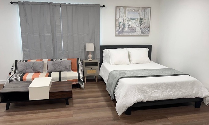 Charter Oak Apartamento | Charming studio in welcoming Glendora with AC, WiFi & full kitchen