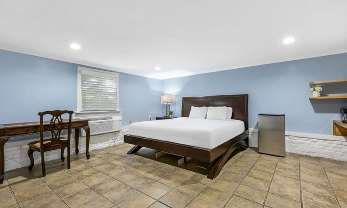 Mid-City Hotel | Acogedor y fácil en Budget Express Studios