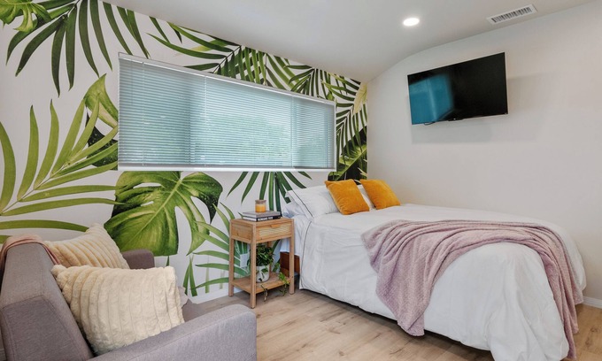 Riverside Casa | Charming studio near UCR, Downtown & plazas