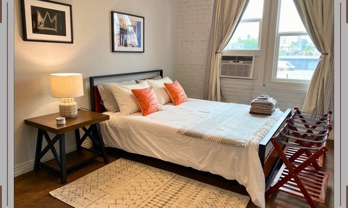 Rampart Village Apartamento | Charming Studio! Perfect for 2!