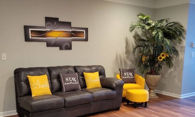 Cliftondale Casa | Charming & Stylish TH mins away from Atl Airport