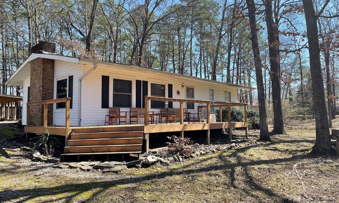 Mount Ida Casa | Charming Summer Getaway 3-bedroom house in enchanting Mount Ida with WiFi, AC