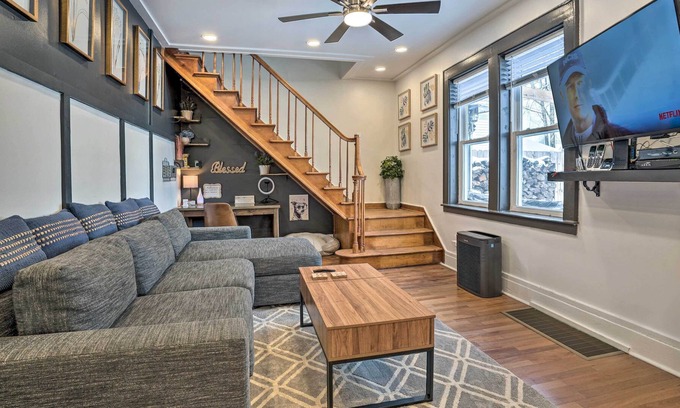 Westside Apartamento | Charming Syracuse Apt w/ Private Deck & Fire Pit!