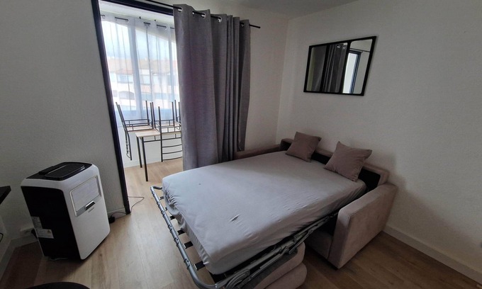 Port-la-Nouvelle Apartamento | Charming T2 in residence close to the beach and all amenities
