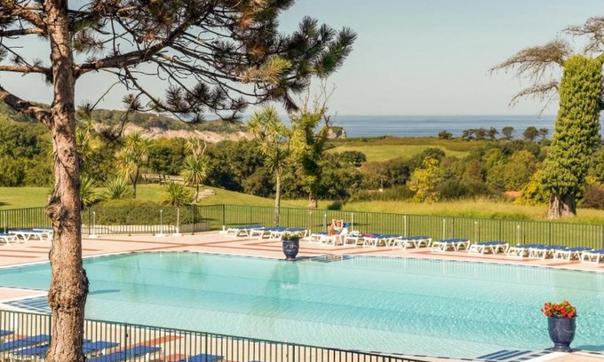 Behobie Apartamento | Encantador T2 con Piscina y Parking, Cerca de Hendaya