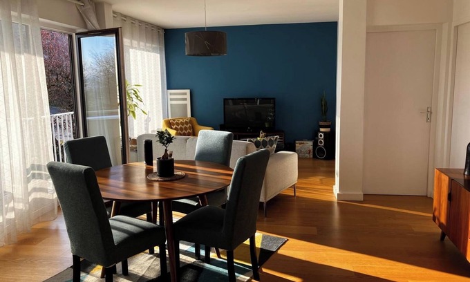 Annecy-le-Vieux Apartamento | Charming T2 with sunny balcony 10 min from lake and town center