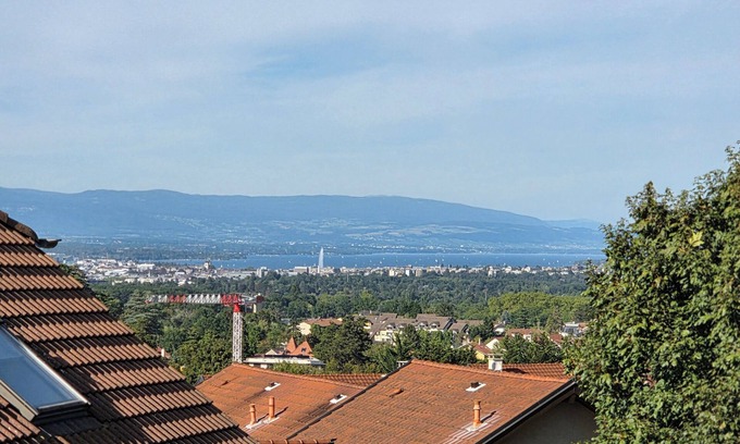 Archamps Apartamento | Charming T3 duplex, 67m2 13m2 outdoor terrace, 1km from Geneva, parking box.