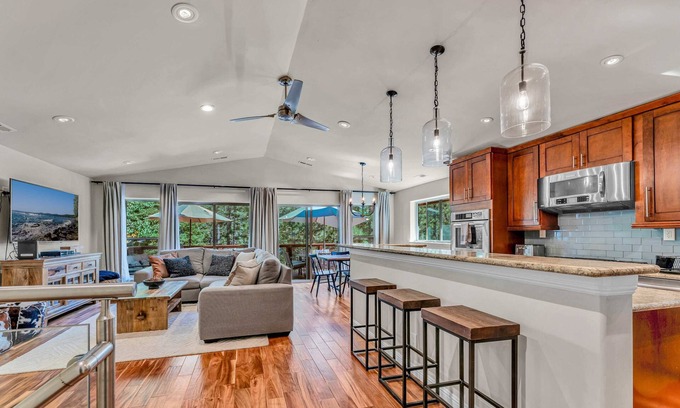 Talmont Casa | Charming Tahoe Cabin with Private Beach Access