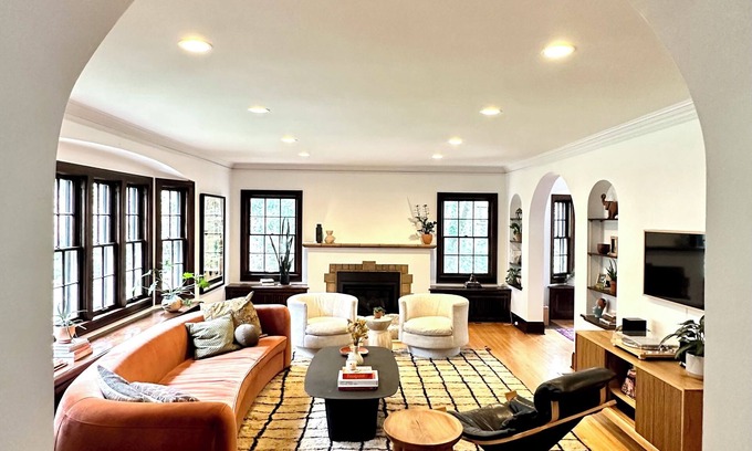 Southwest Minneapolis Casa | Charming Tangletown Tudor