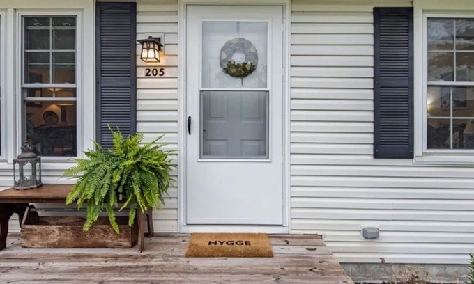 Three Oaks Cabaña | Charming Three Oaks Cottage - dog friendly with a fenced yard and hot tub!
