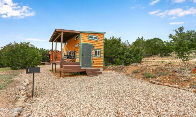 Dripping Springs Casa | Charming Tiny House in Dripping Springs w/ Grill, Fire Pit & Views