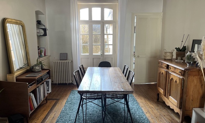 La Roche-sur-Yon Casa | Charming town house 30 minutes from the sea - ideal for a family