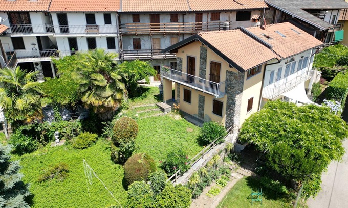 Ameno Cabaña | Charming traditional Ameno cottage with private garden, balcony & AC