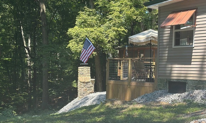 Cadiz Cabaña | Charming Treehouse Haven located near Lake Barkley. Close to Turkey Bay & ramp