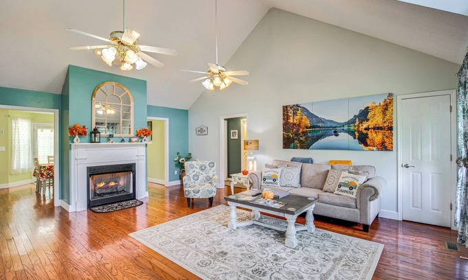 Trenton Casa | Charming Trenton Home w/ Mtn Views & Patio!