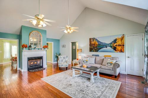 Trenton Casa | Charming Trenton Home with Mtn Views and Patio!