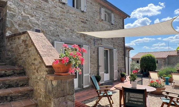 Camucia Casa | Charming Tuscan Retreat: Borgo La Fonte