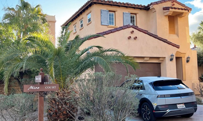 Araby Commons Casa | Charming Tuscan villa getaway with relaxing pool & spa in fantastic Palm Springs