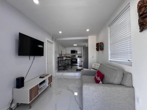 Allapattah Apartamento | Charming two bedroom apartment.