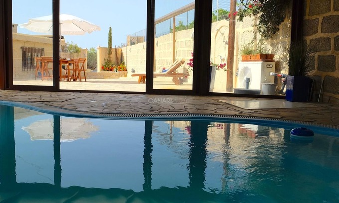 Arico Apartamento | Finca con piscina climatizada y viñedo premiado en Arico