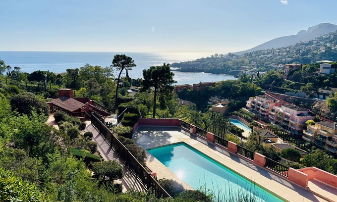 Espero-Pax Condominio | Charming two-room apartment with a breathtaking view of the sea