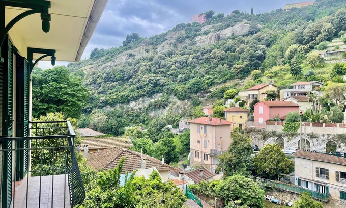 Menton Cama Y Desayuno | Charming two-room apartment on the heights of Menton, 10 minutes from downtown