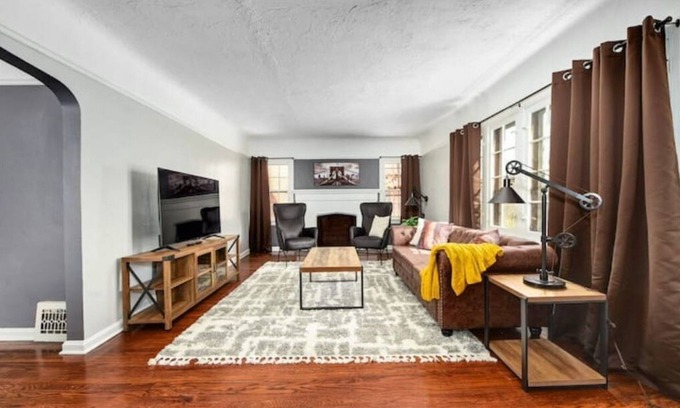 Shaker Heights Apartamento | Charming & Updated ~ Long-Stays OK ~ Near Cleveland Clinic