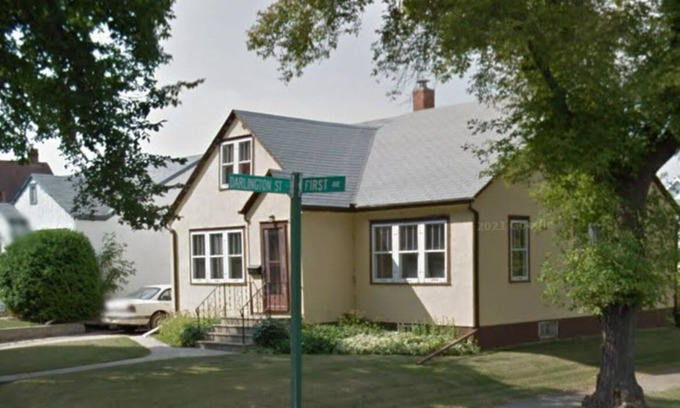 Yorkton Apartamento | Charming upstairs apartment