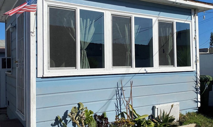 Los Angeles Cabaña | Charming Urban Cottage in LA’s Newest Hotspot-close to LAX, SOFI, WiFi, AC……
