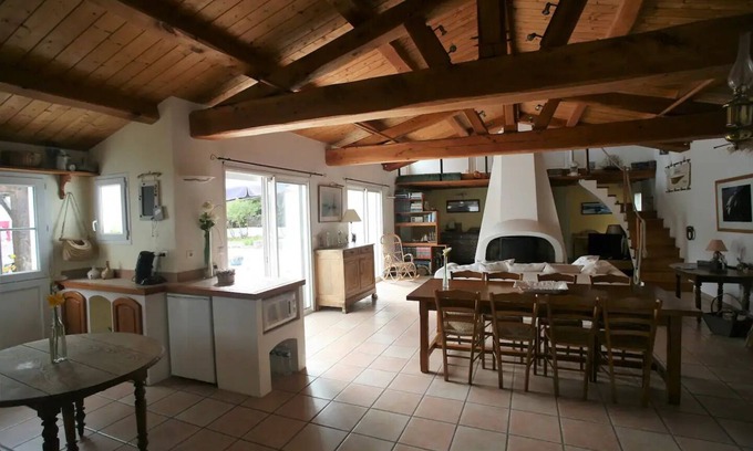 Noirmoutier-en-l'Ile Villa | Charming villa with pool