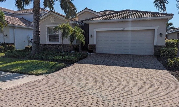 Venice Villa | Charming Venice Villa in Gated Community: Your Perfect Florida Getaway