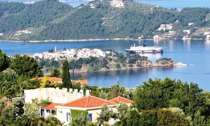 Katsarou Villa | Encantadora villa en la tranquila Skiathos, ideal para 6-8; piscina, jardín, impresionantes vistas