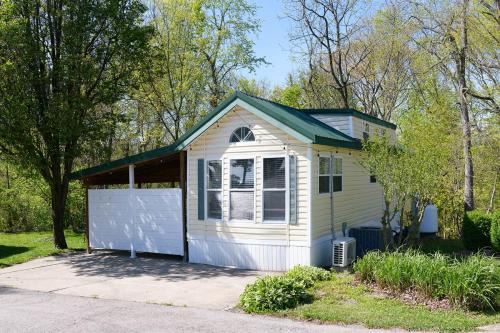 Bloomington Casa | Charming Villa in Lake Monroe