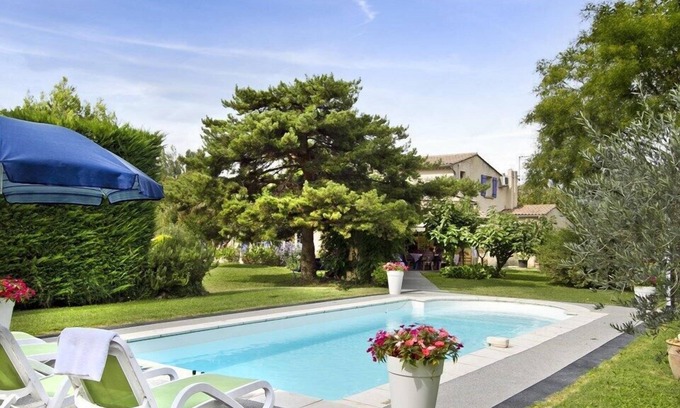 Cavaillon Casa | VILLA CON ENCANTO EN EL CAMPO