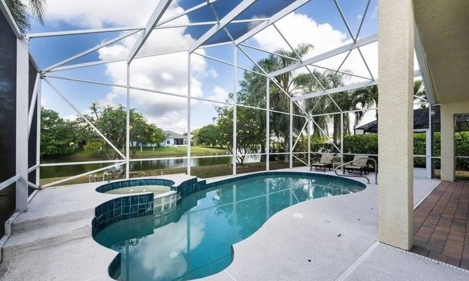 Jensen Beach Villa | Charming villa in wonderful Jensen Beach Florida with a private swimming pool.