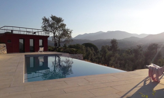 Itri Villa | Encantadora villa con piscina cerca del mar para parejas con estancia en Italia