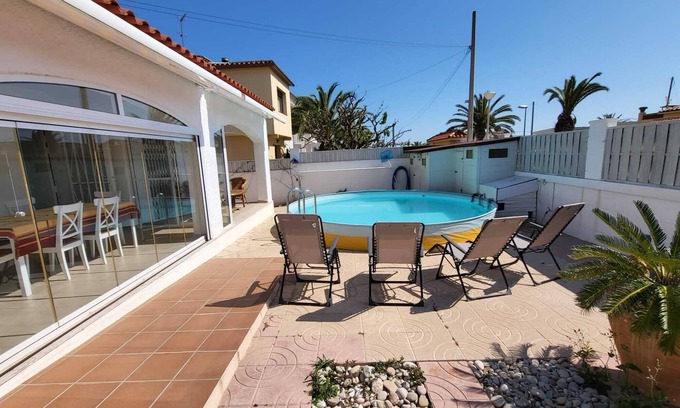 Torredembarra Casa | Charming villa with swimming pool, very well equipped and 900m from the beach