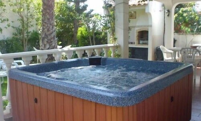 Conceicao e Cabanas de Tavira Villa | Encantadora Villa Con Gran Patio Terraza, Jacuzzi Privado, Cerca De La Playa.